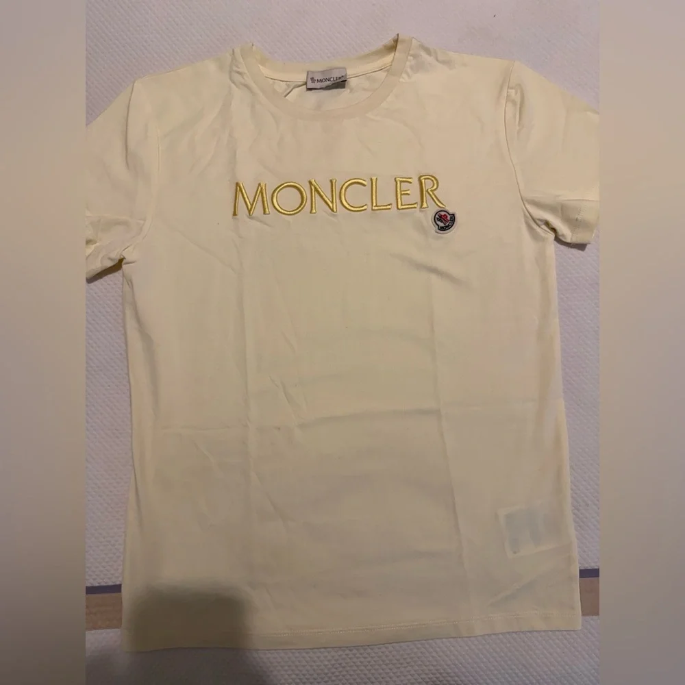 Moncler embroidered-logo cotton T-shirt, Size XS/ 14y - Picture 4 of 9